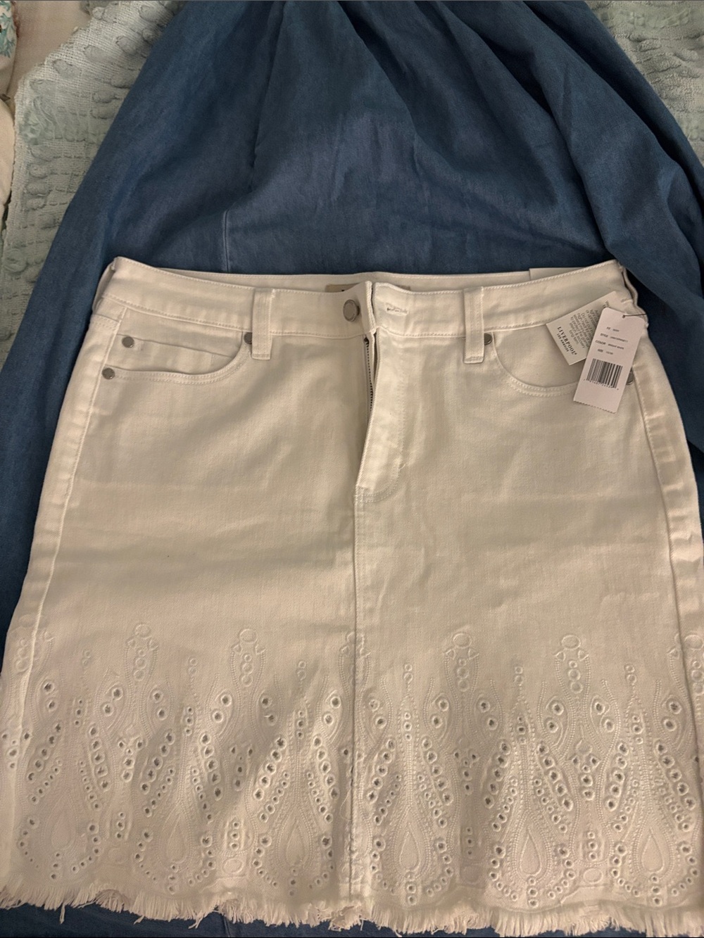 Liverpool White Denim Jeans with Classic Pocket Detail Soze 10/30. New with tags